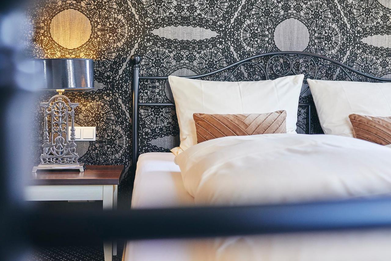 Hotel Alte Schule Бад Берлебург Екстериор снимка
