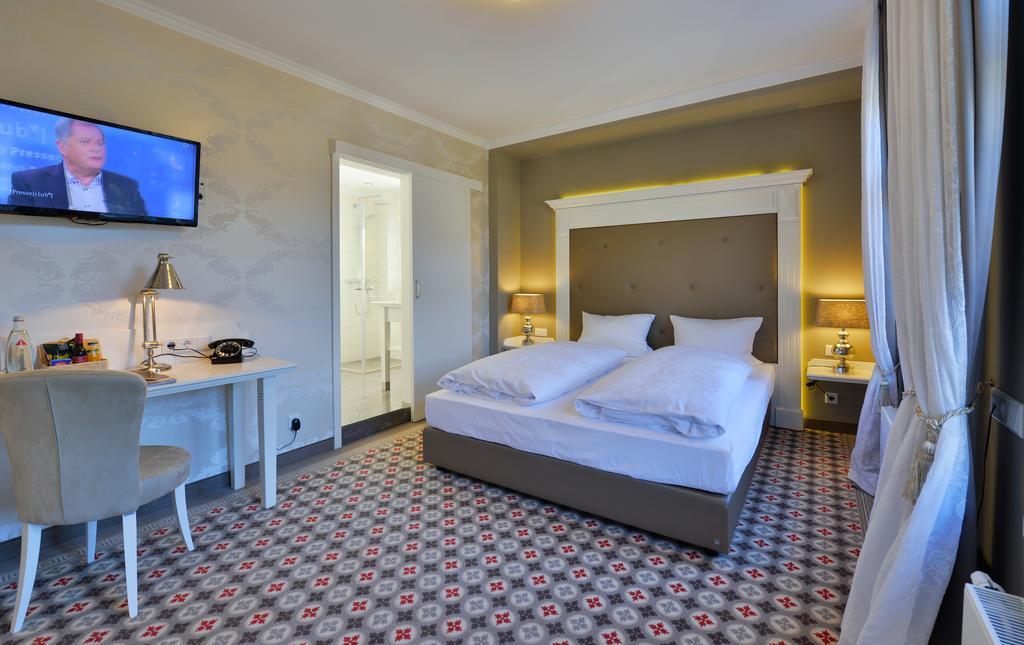 Hotel Alte Schule Бад Берлебург Екстериор снимка